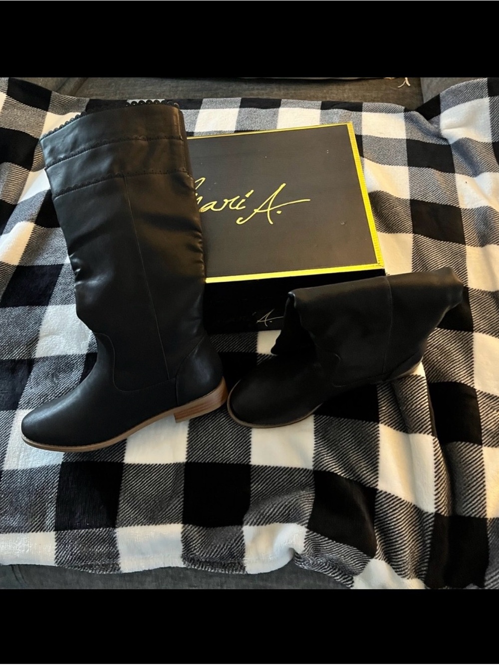 New in box - Mari A. Women’s black boots size 7